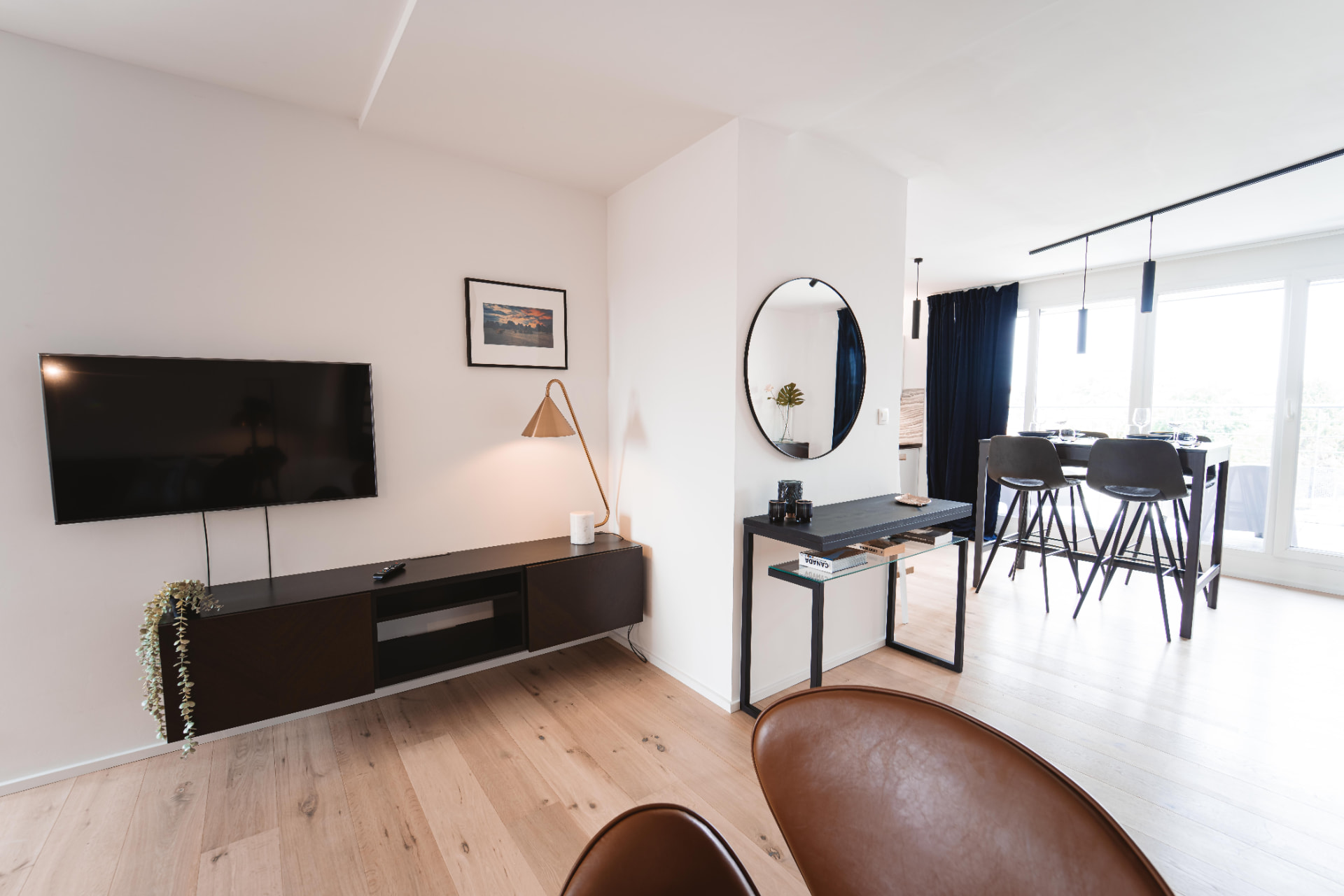 Coin bureau du séjour d'un appartement meublé à Mons